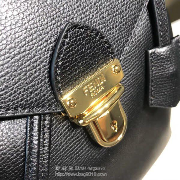 FENDI女包 BACKPACK新款 女士雙肩包 頂部金色五金裝飾 黑色 芬迪女背包  fdz2050